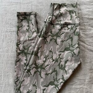 DYI High-Waist Leggings – Green Camo Print (Size M)